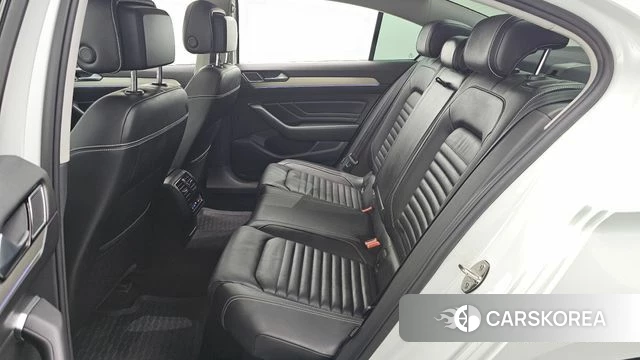 Volkswagen Passat GT (B8) 2021 Белый из Кореи, фото 2