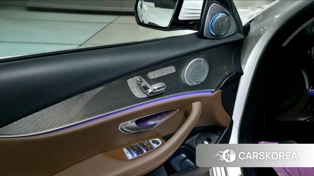 Mercedes-Benz E-Class W213 2019 Белый из Кореи, фото 2