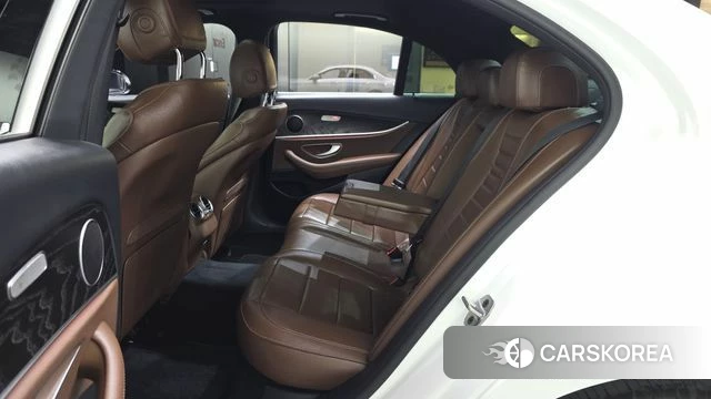 Mercedes-Benz E-Class W213 2023 Белый из Кореи, фото 2