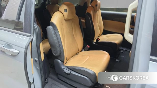 Kia Carnival 4th generation 2023 Серебристо-серый из Кореи, фото 3