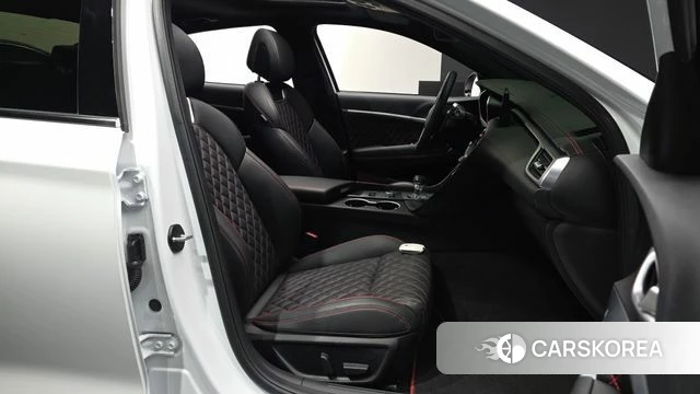 Genesis The New G70 2023 Белый из Кореи, фото 2