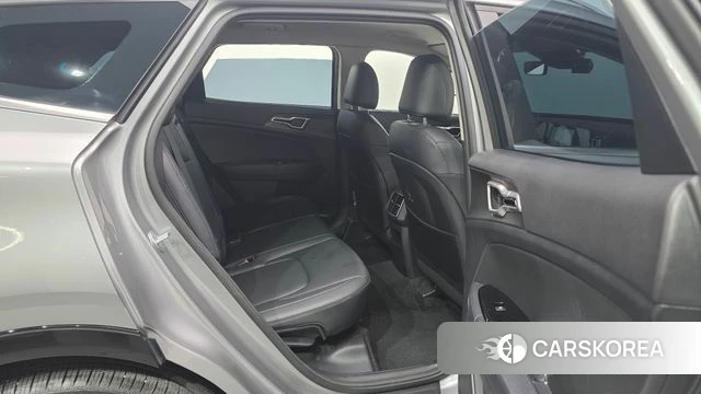 Kia Sportage 5th Generation 2022 Серебристо-серый из Кореи, фото 2