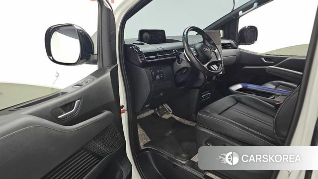 Hyundai Staria 2023 Белый из Кореи, фото 2
