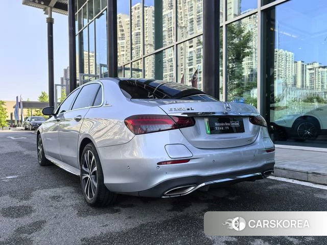 Mercedes-Benz E-Class 2022 Серебристо-серый из Китая, фото 2