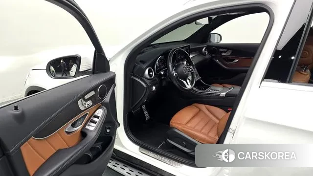 Mercedes-Benz GLC-Class X253 2022 Белый из Кореи, фото 2
