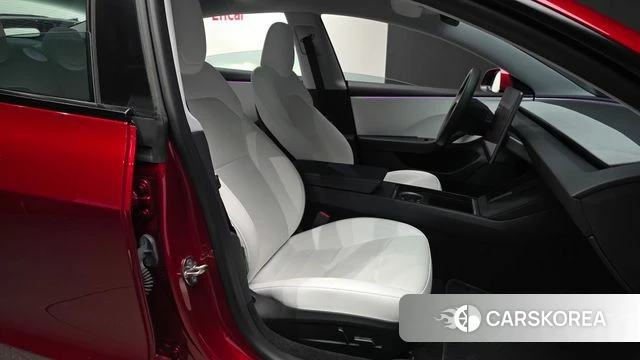 Tesla Model 3 2024 Красный из Кореи, фото 2