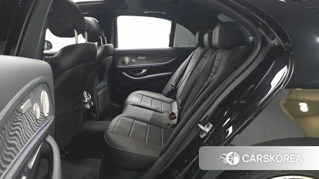 Mercedes-Benz E-Class W213 2023 Черный из Кореи, фото 2