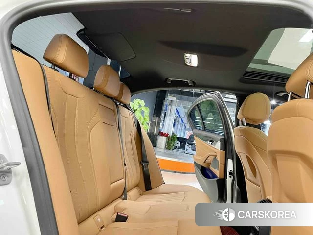 BMW 5 series 2023 Белый из Китая, фото 2