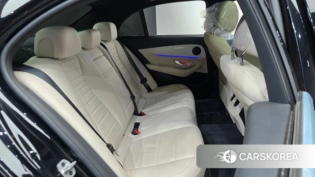 Mercedes-Benz E-Class W213 2021 Черный из Кореи, фото 2