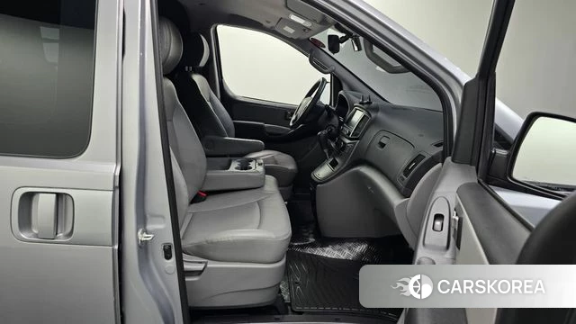 Hyundai The New Grand Starex 2019 Серебристо-серый из Кореи, фото 2
