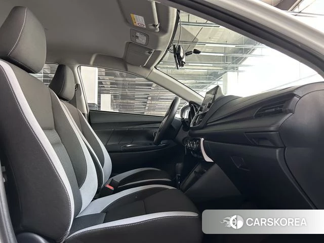 Toyota Yaris L 2021 Белый из Китая, фото 2