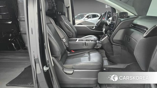 Hyundai Staria 2024 Черный из Кореи, фото 2