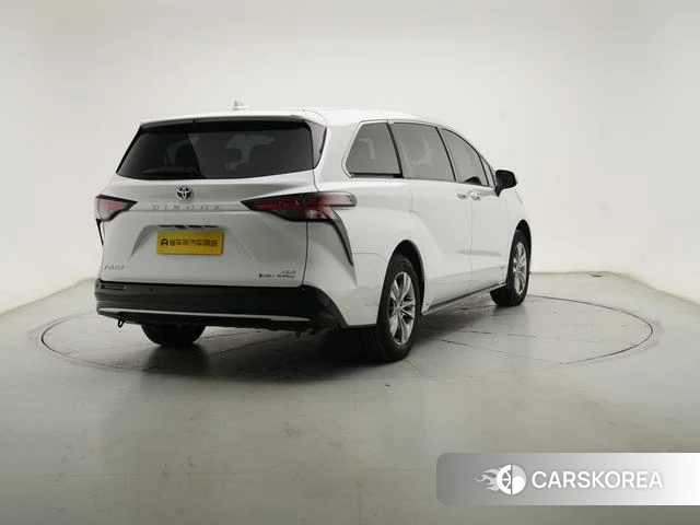 Toyota Sienna 2025 Белый из Китая, фото 2