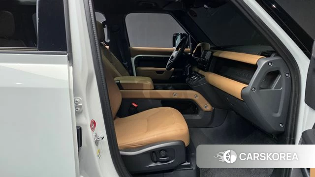 Land Rover Defender (L663) 2025 Белый из Кореи, фото 2
