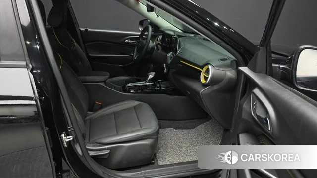 Chevrolet (GM Daewoo) Trax Crossover 2023 Черный из Кореи, фото 2