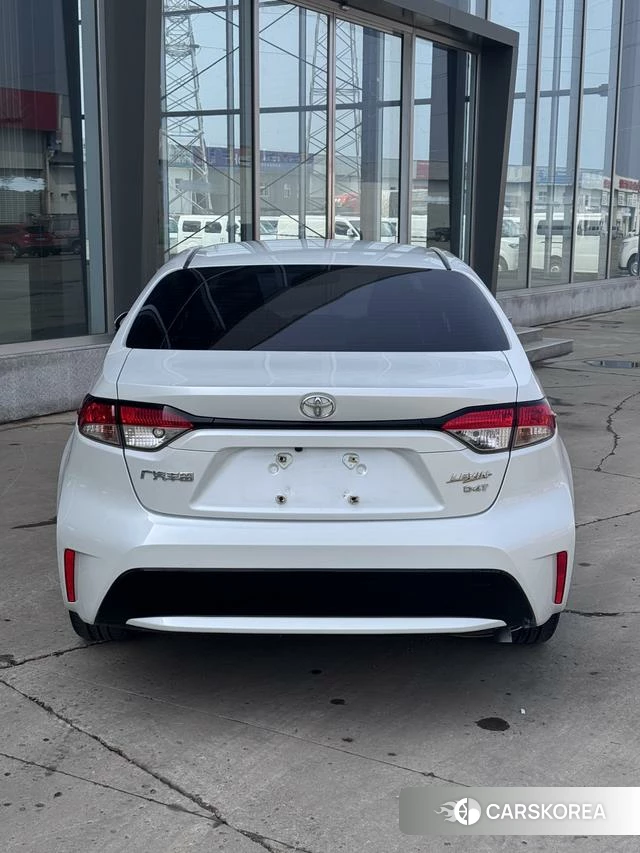 Toyota Levin 2021 Белый из Китая, фото 2
