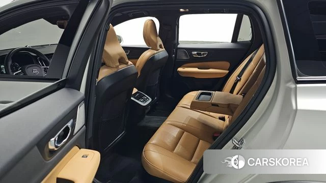 Volvo V60 Cross-Country 2nd Generation 2020 Серебристо-серый из Кореи, фото 2