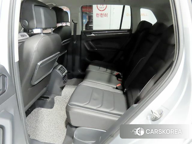 Volkswagen Tiguan second Generation 2018 Серебряный из Кореи, фото 2