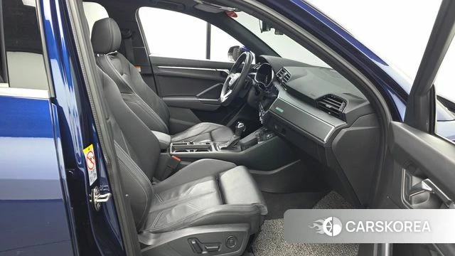 Audi Q3 (F3) 2023 Синий из Кореи, фото 2