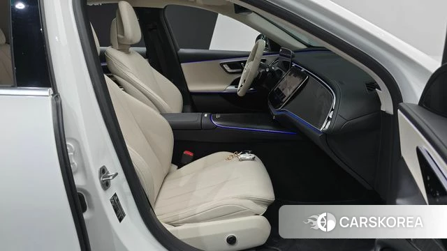 Mercedes-Benz E-Class W214 2025 Белый из Кореи, фото 2