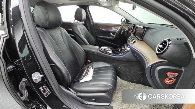 Mercedes-Benz E-Class W213 2018 Черный из Кореи, фото 2