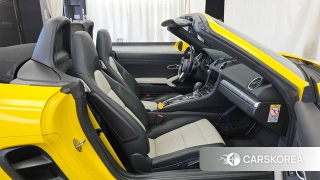 Porsche 718 Boxster 2019 Желтый из Кореи, фото 2