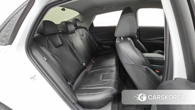 Hyundai The New Avante (CN7) 2023 Белый из Кореи, фото 2