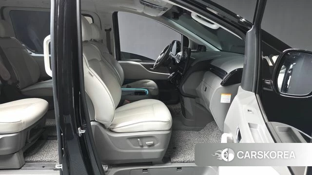 Hyundai Staria 2024 Черный из Кореи, фото 2
