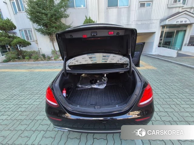 Mercedes-Benz E-Class W213 2020 Черный из Кореи, фото 2