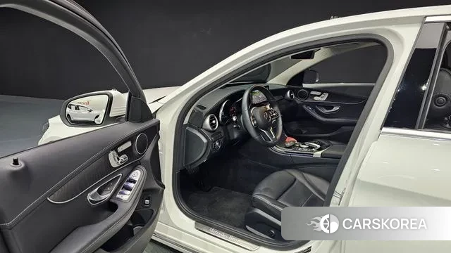 Mercedes-Benz C-Class W205 2019 Белый из Кореи, фото 2