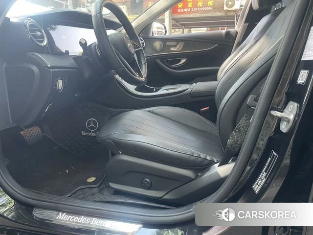 Mercedes-Benz E-Class 2021 Черный из Китая, фото 2