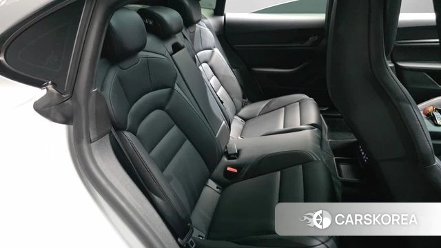 Porsche Taycan 2025 Белый из Кореи, фото 2