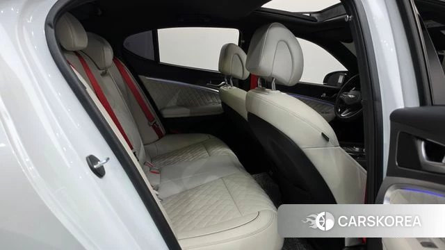 Genesis The New G70 2023 Белый из Кореи, фото 2