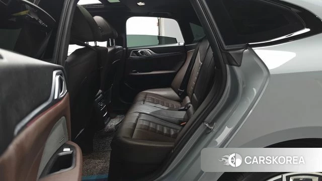 BMW i4 2023 Небесно-голубой из Кореи, фото 2