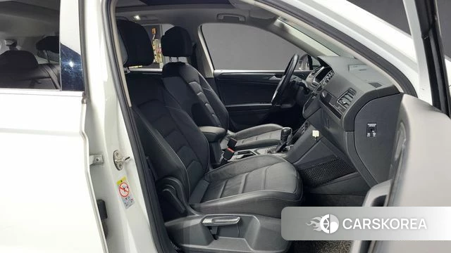Volkswagen Tiguan Allspace 2020 Белый из Кореи, фото 2