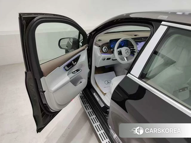 Mercedes-Benz EQE 2025 Черный из Китая, фото 2