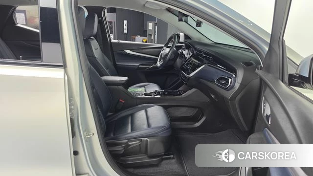Chevrolet (GM Daewoo) Bolt EUV 2022 Серебряный из Кореи, фото 2