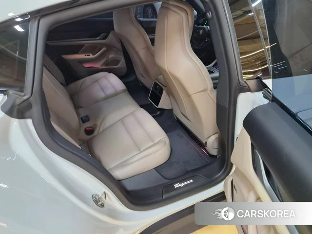 Porsche Taycan 2025 Белый из Кореи, фото 2