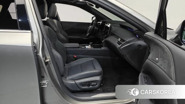 Lexus RX350h 5th generation 2025 Серебристо-серый из Кореи, фото 2