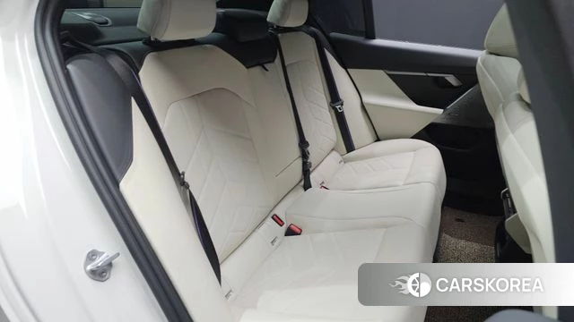 BMW 5 Series (G60) 2024 Белый из Кореи, фото 2