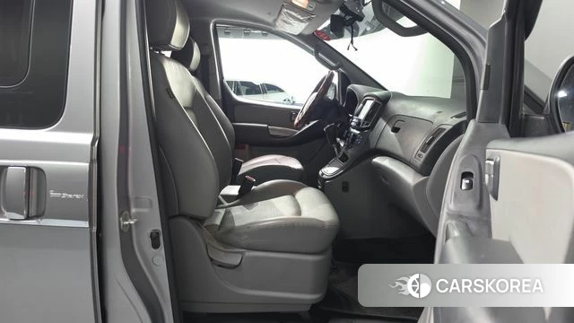 Hyundai The New Grand Starex 2018 Серебристо-серый из Кореи, фото 2