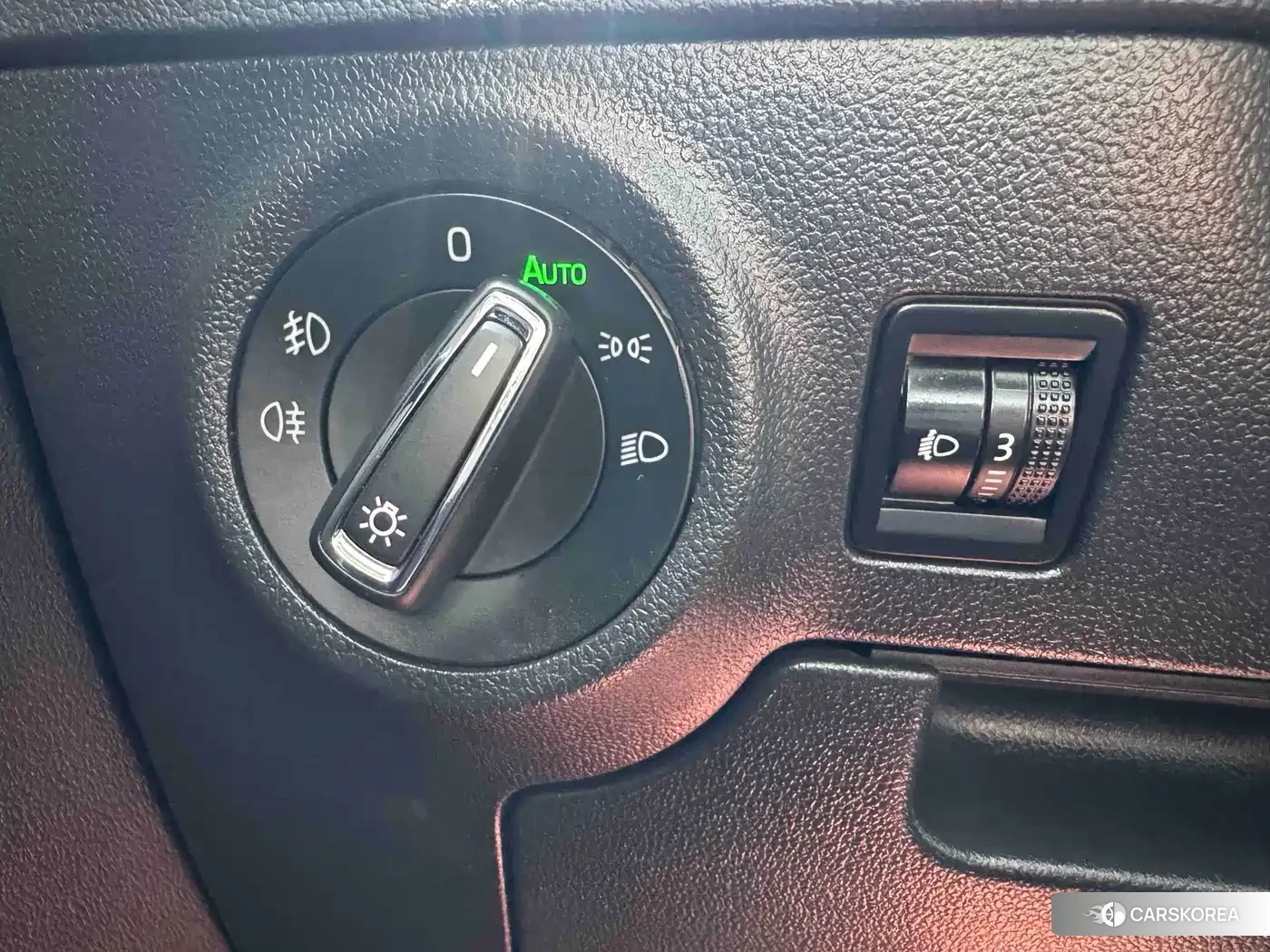 Skoda Karoq 2023 Белый из Китая, фото 2