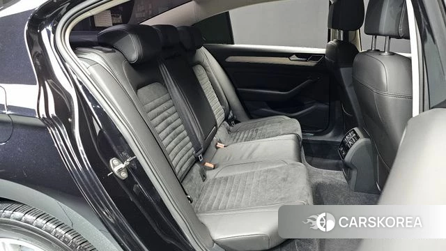 Volkswagen Passat GT (B8) 2018 Черный из Кореи, фото 2
