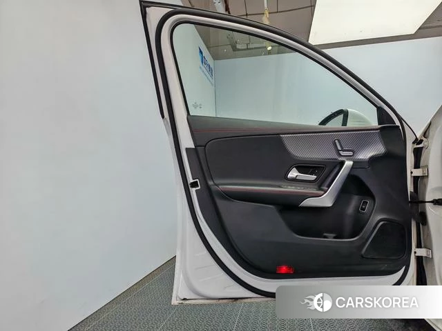Mercedes-Benz A-Class 2023 Белый из Китая, фото 2