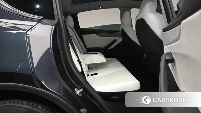 Tesla Model Y 2025 Серый из Кореи, фото 2
