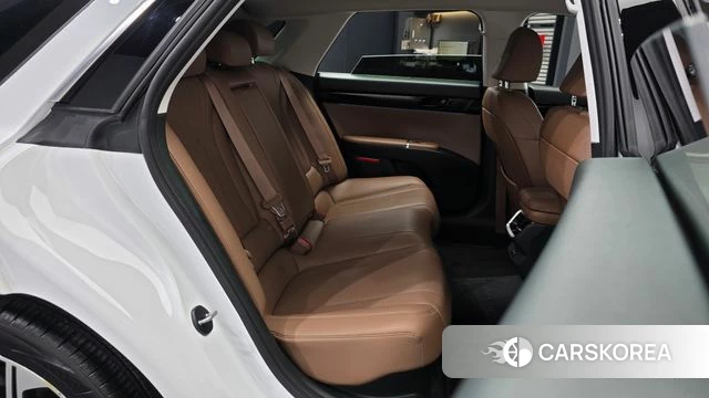 Hyundai Grandeur Hybrid (GN7) 2023 Белый из Кореи, фото 2