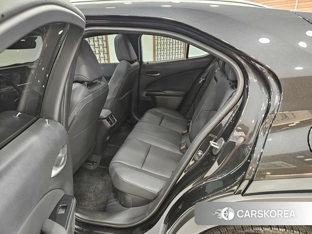 Lexus UX300h 2026 Черный из Кореи, фото 2