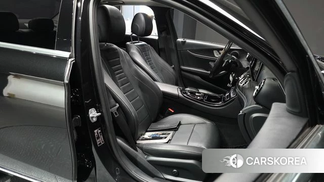 Mercedes-Benz E-Class W213 2018 Черный из Кореи, фото 2