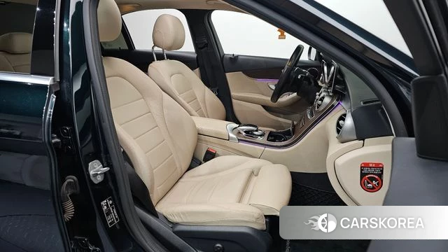 Mercedes-Benz C-Class W205 2018 Темно-зеленый из Кореи, фото 2