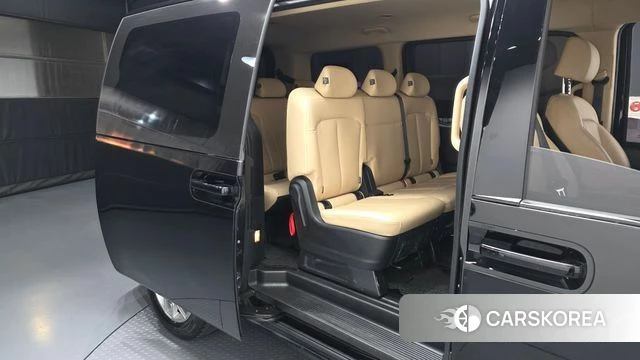 Hyundai Staria 2022 Черный из Кореи, фото 2